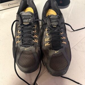Nike Air Max Men's Black and Gold Athletic Shoes